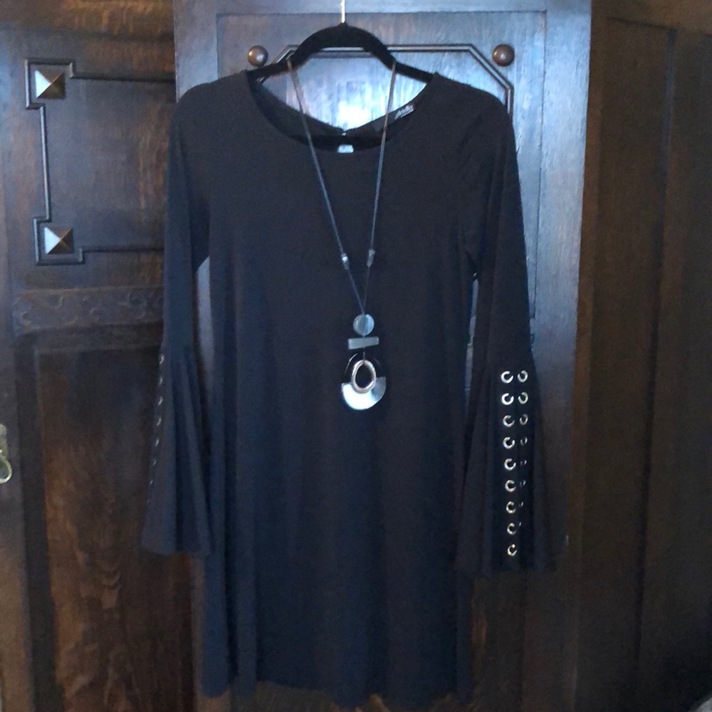 NWOT Ariella Retro Dress Size S